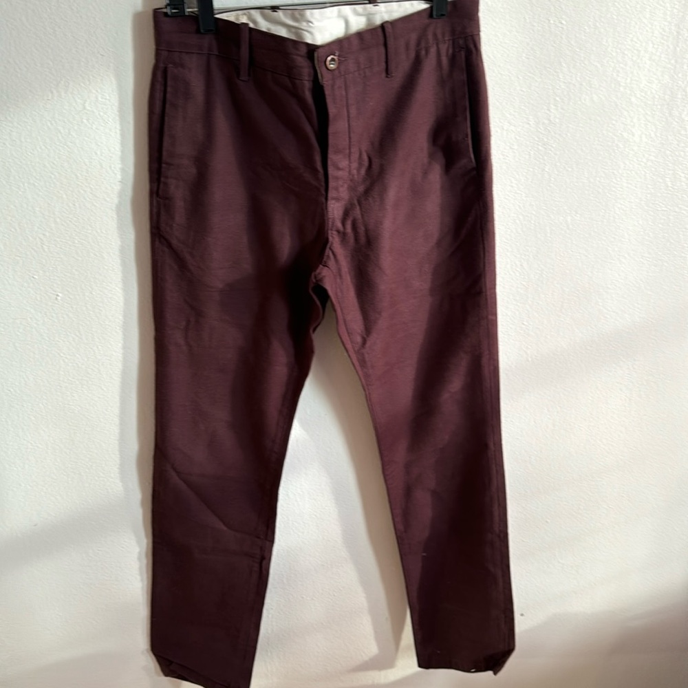 Levi's Men's Chinos in Burgundy